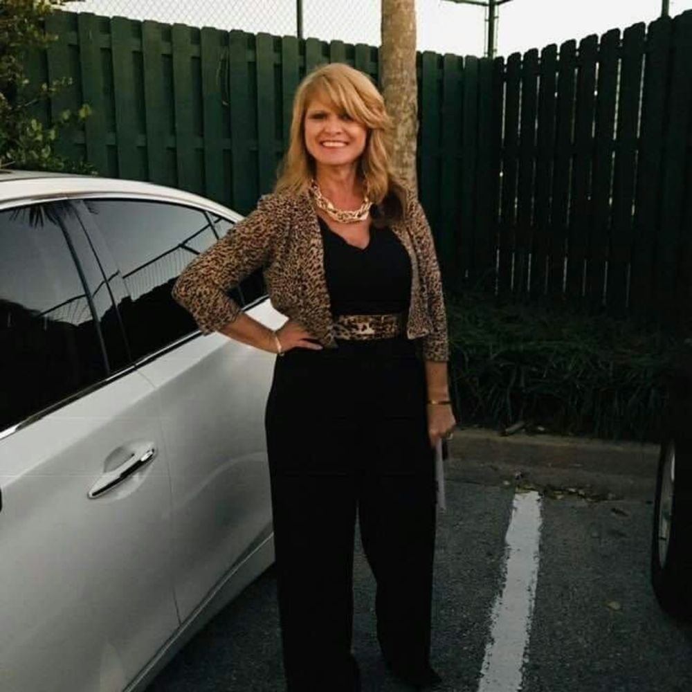 Meet your Posher, Debbie